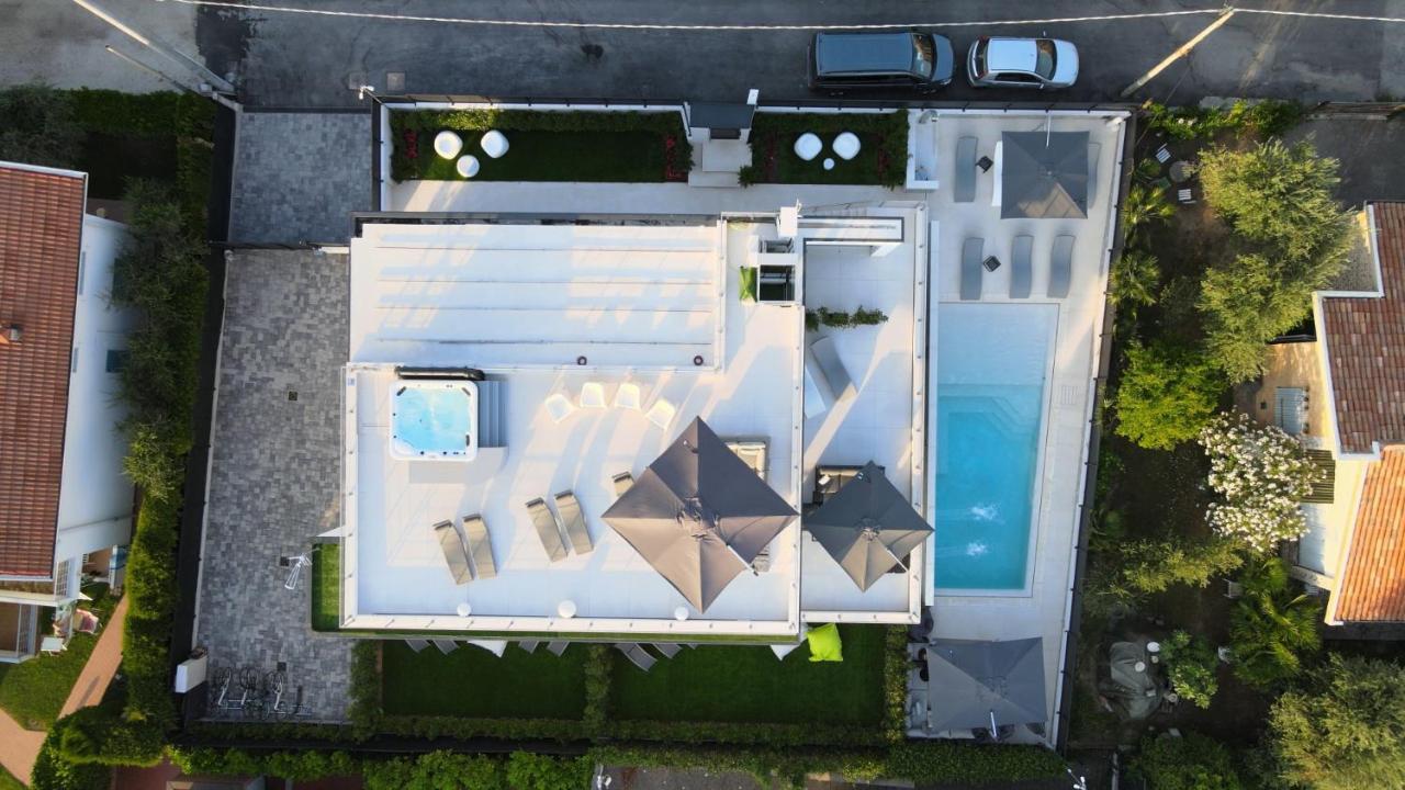 Magic Luxury Apartments Бардолино Экстерьер фото