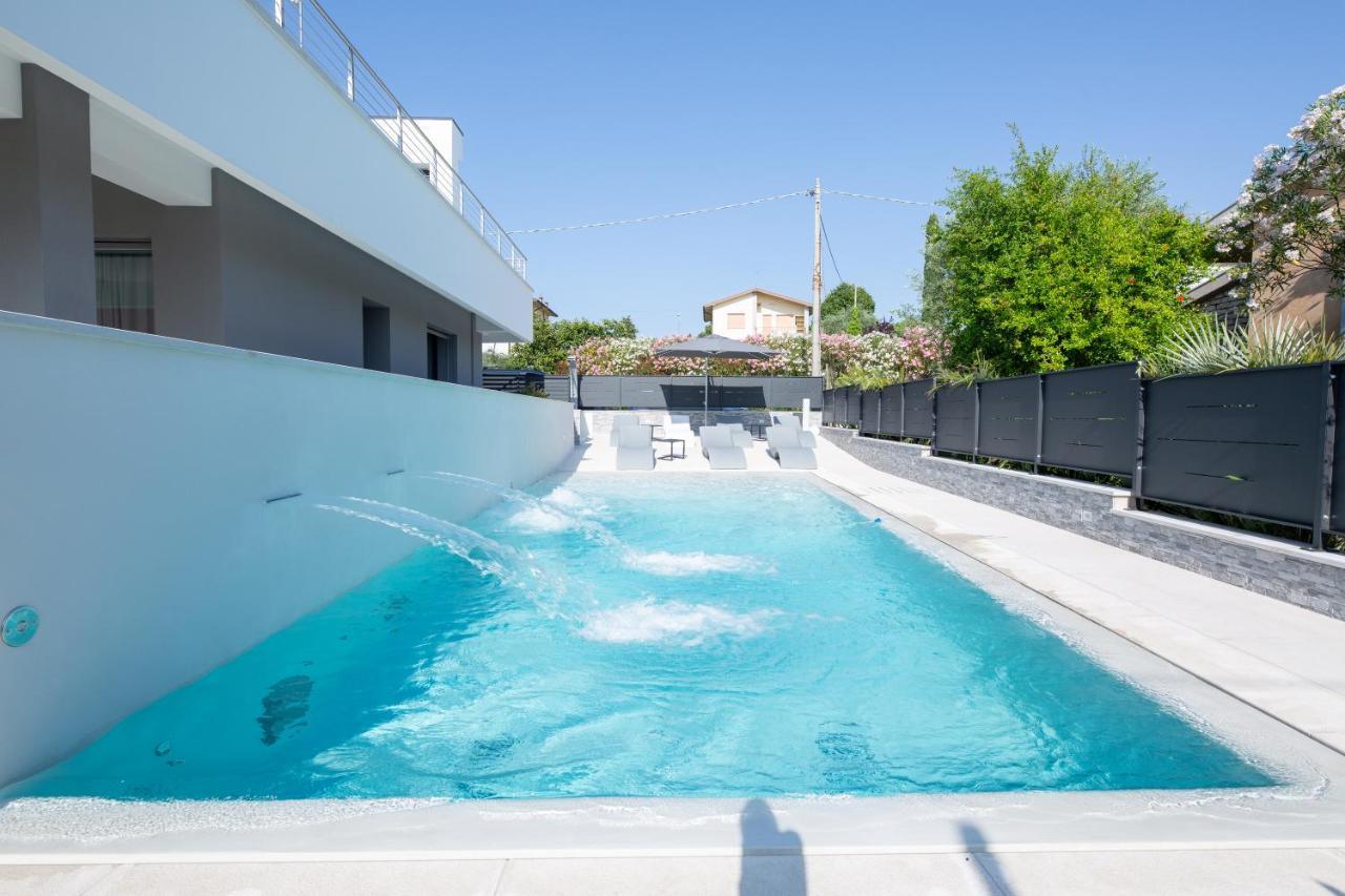 Magic Luxury Apartments Бардолино Экстерьер фото